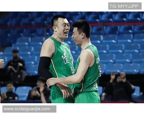 CBA广东队与深圳队激战正酣谁能在这场对决中笑到最后