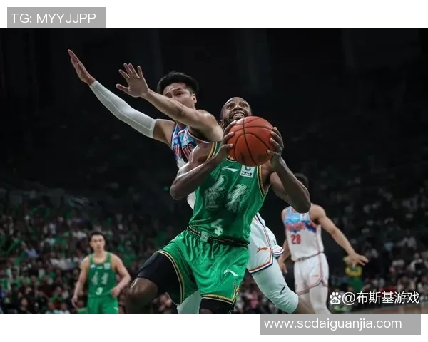 CBA精彩对决辽宁队迎战青岛锦集队全力争胜展现篮球魅力