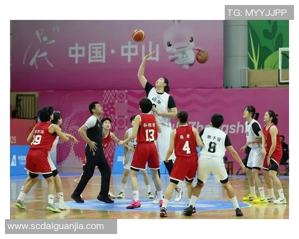 山东女篮与沈阳女篮激战正酣谁能在赛场上笑到最后