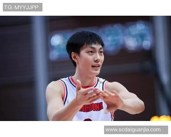 胡明轩：从年轻新星到篮球场上的领军人物的成长之路