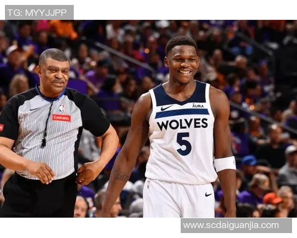 2015年勇士与雷霆季后赛激战回顾：历史性对决与传奇瞬间的交织