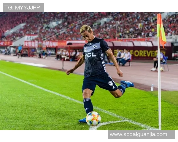 本田圭佑在对阵丹麦的比赛中展现出惊人实力与决心的精彩瞬间