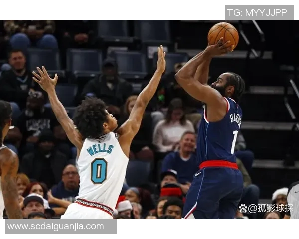 快船与爵士激战正酣球探网直播全程跟踪精彩瞬间