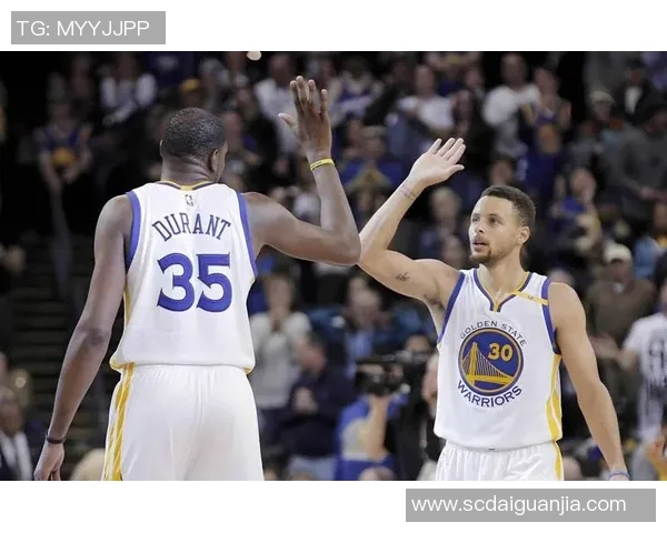 杜兰特领衔勇士对决开拓者的精彩对抗赛回顾与分析