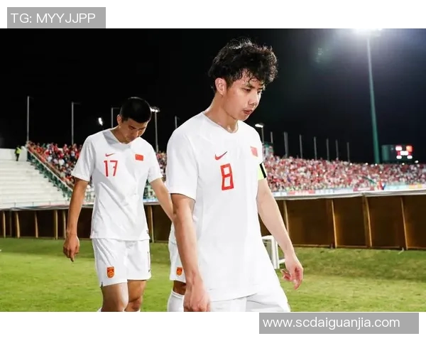 中国队与叙利亚激战正酣比分悬念不断球迷热情高涨引发关注 中国队与叙利亚激战正酣比分悬念不断球迷热情高涨引发关注