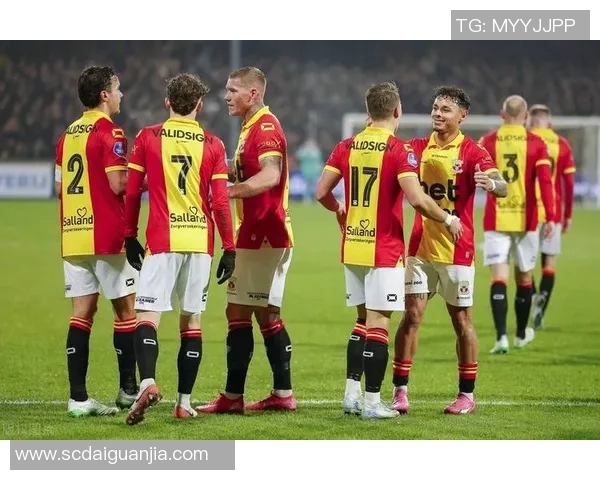 前进之鹰与阿尔克马的激烈对决揭示足球战术与团队精神的完美结合